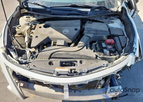 2015 Nissan Altima 2.5 z USA, uszkodzony, nr VIN 1N4AL3AP9FN341326